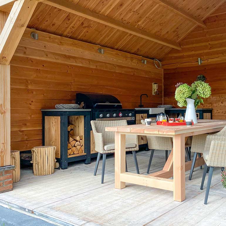 Een buitenkeuken in de tuin