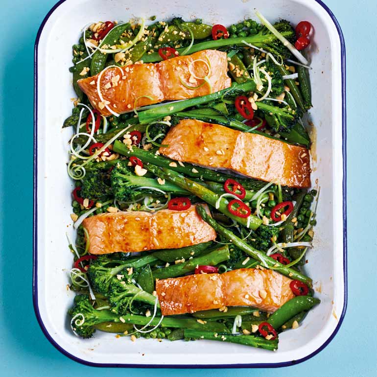 Zalm met soja-honingsaus en asperges