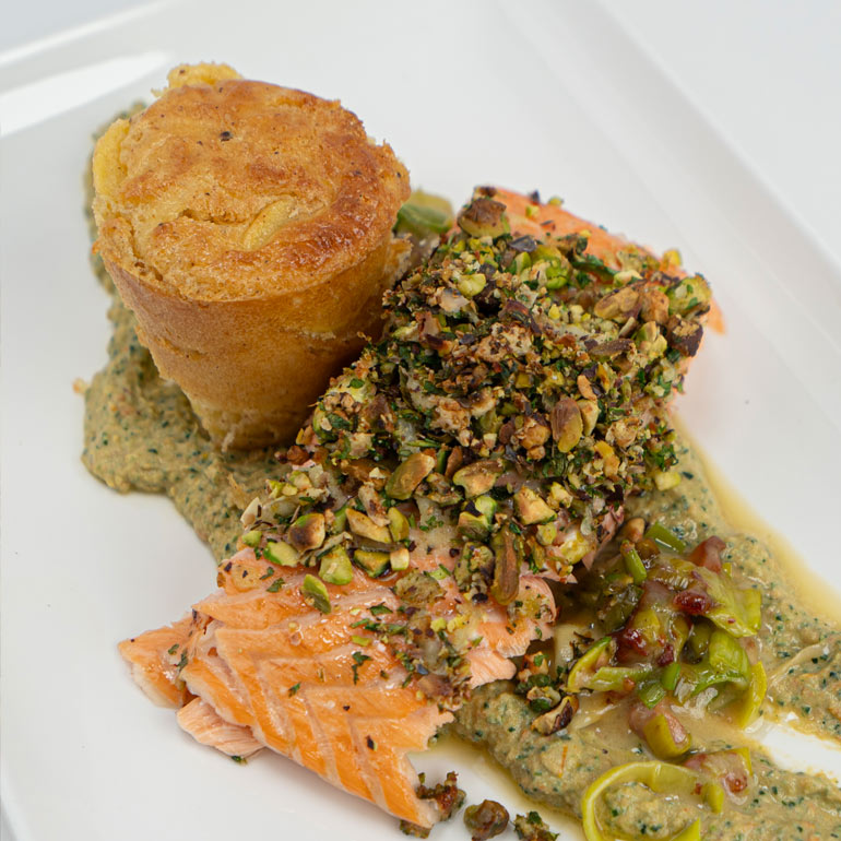 Zalm met aardappelcakejes