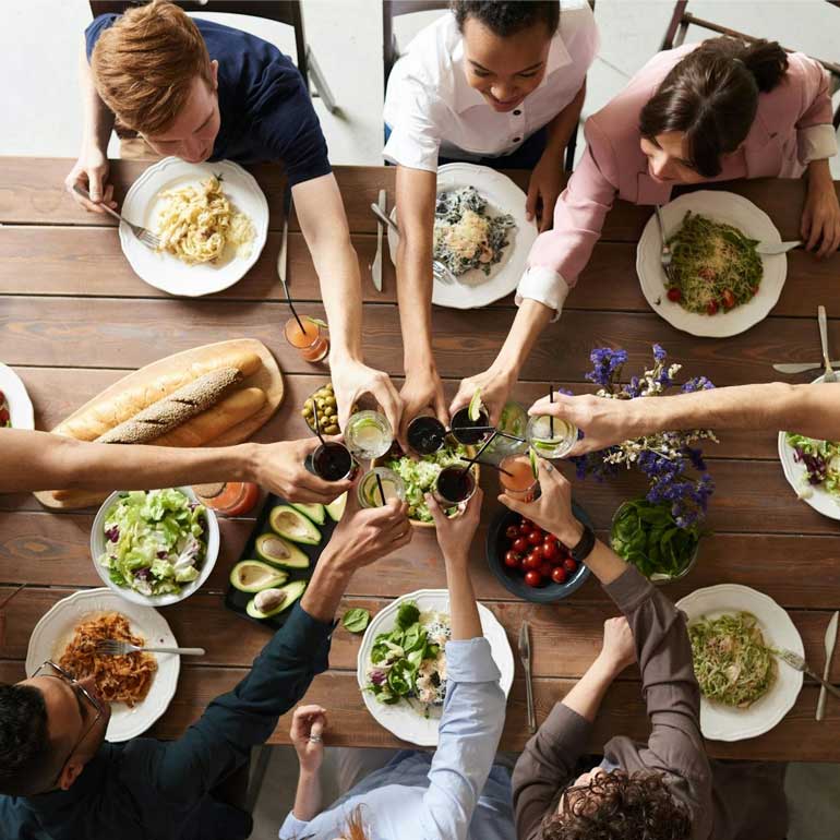 4 tips voor een gezellige en spannende avond met vrienden